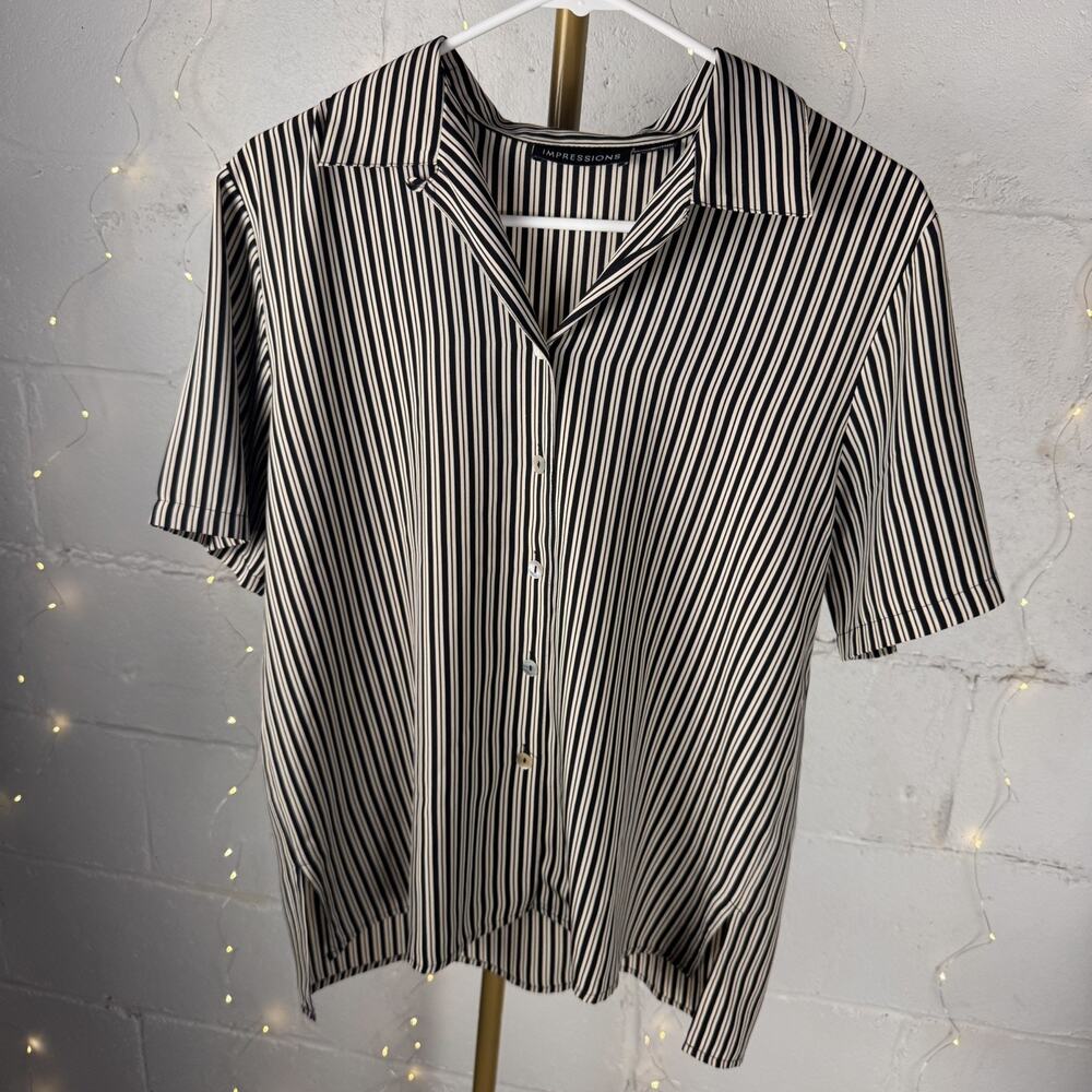 impressions women’s M black white striped button front blouse short sleeve